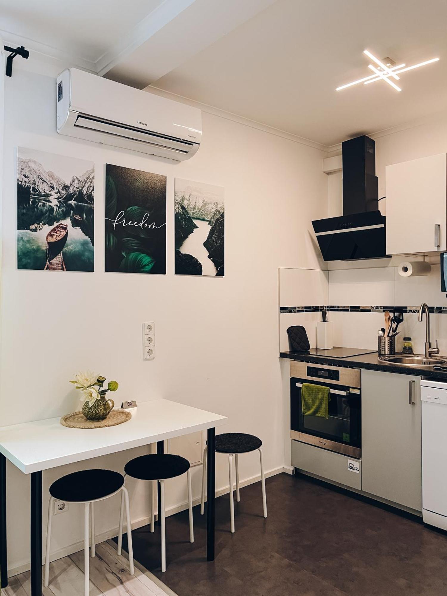 Neuwertiges Apartment Mit Kostenlose Privatparkplatz Auch Fuer Transporter Geeignet R1 Freiberg am Neckar Ngoại thất bức ảnh